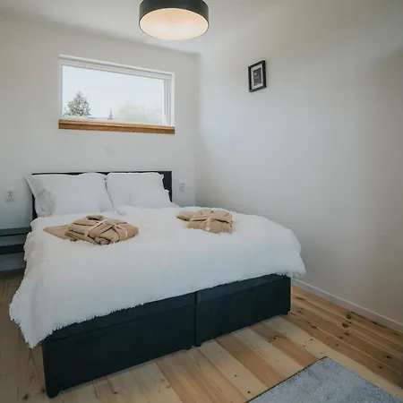 Halacs Homes Boutique Cabins, Unique