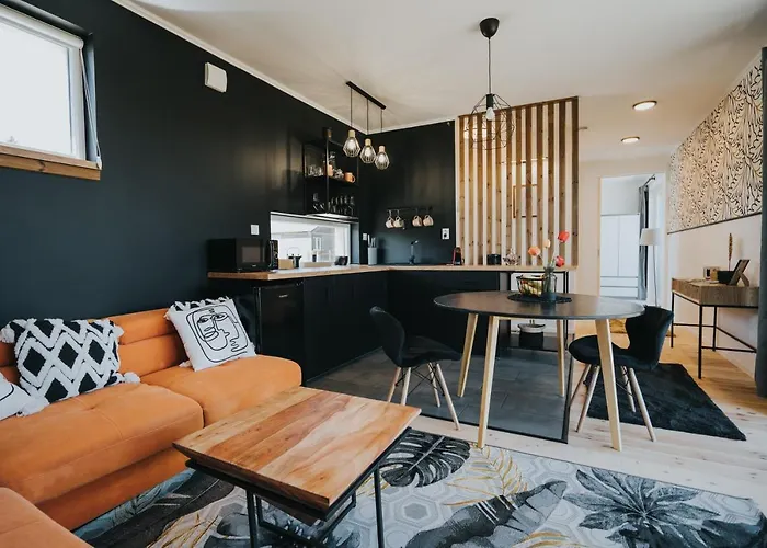 Halacs Homes Boutique Cabins, Unique Villa