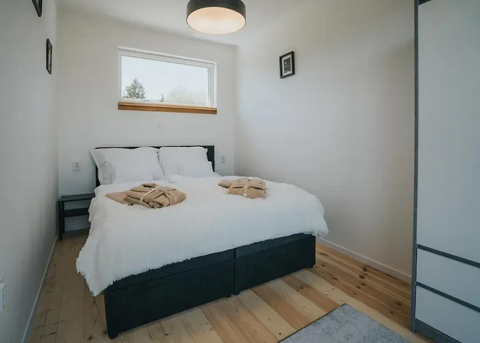 Halacs Homes Boutique Cabins, Unique